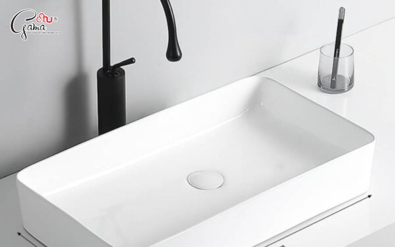So sánh lavabo đặt bàn và âm bàn theo nhiều tiêu chí