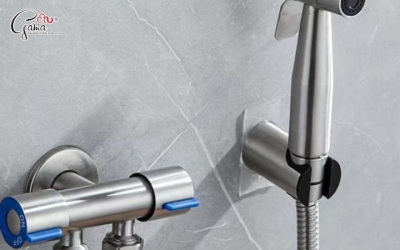 Cách chọn vòi xịt vệ sinh phù hợp với không gian