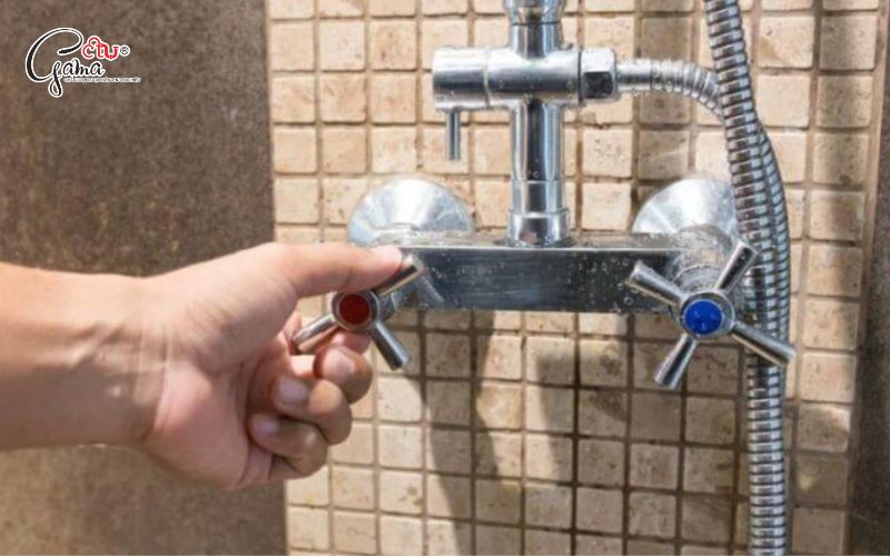 Hướng dẫn cách mở vòi sen nóng lạnh và khoá an toàn