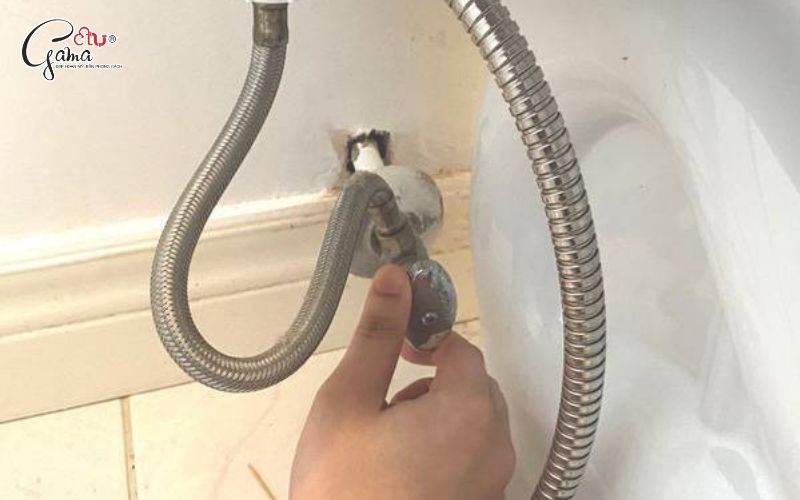 Ngắt dây cấp nước