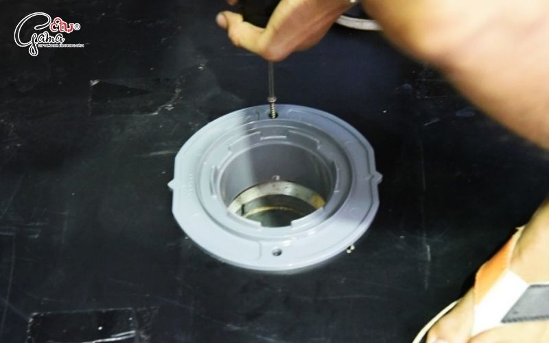 Tâm xả bồn cầu là gì?