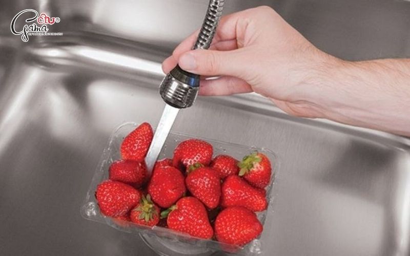 Hướng dẫn cách lắp đầu vòi rửa chén tăng áp tại nhà