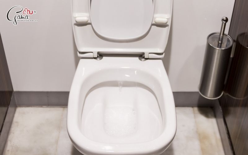 Trường hợp cần gọi thợ sửa bồn cầu bị chảy nước liên tục?