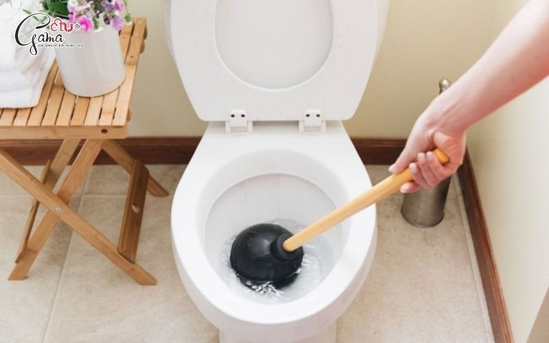 Kiểm tra và thông hơi bồn cầu