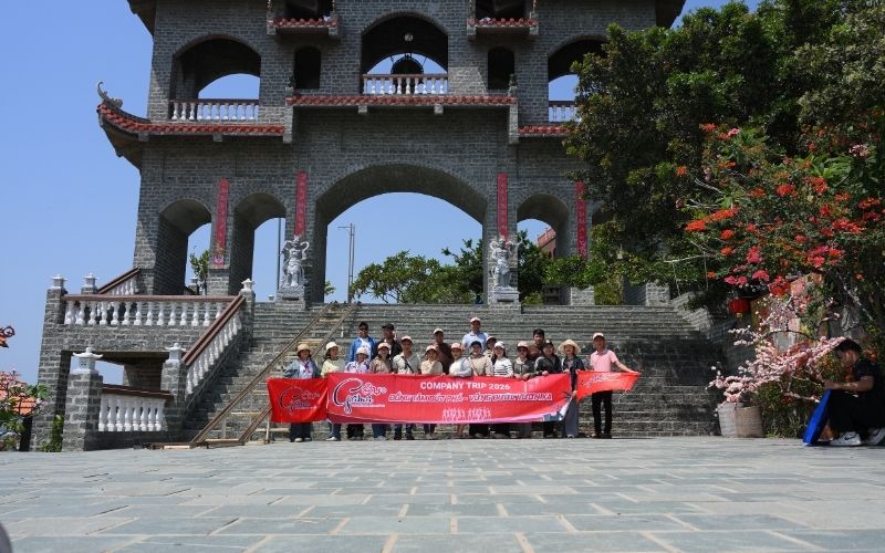 Đại gia đình GAMA checkin tại chùa Trùng Sơn Cổ Tự