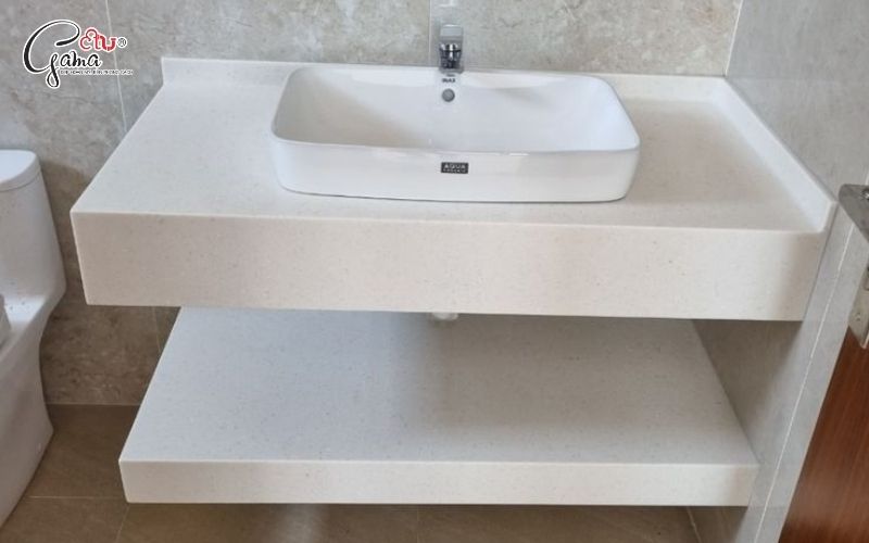 Bàn đá lavabo 2 tầng tăng không gian lưu trữ