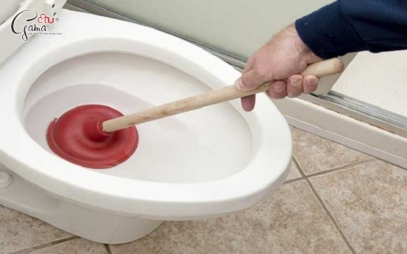 Lưu ý trước khi thông tắc bồn cầu tại nhà