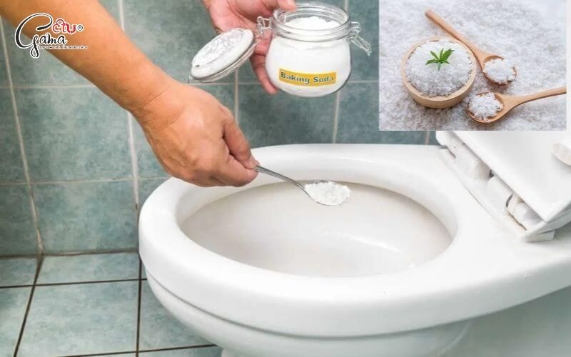 Thông tắc bồn cầu bằng muối kết hợp baking soda