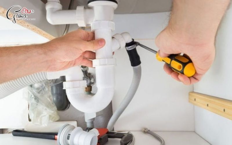 Siết chặt các khớp nối bị lỏng