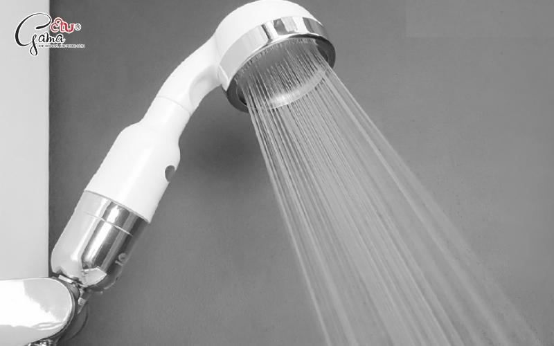 Vòi sen phun thẳng có áp lực nước mạnh hơn