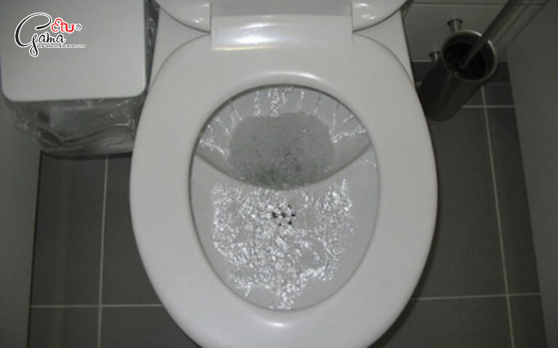 Bồn cầu thoát nước chậm là gì?