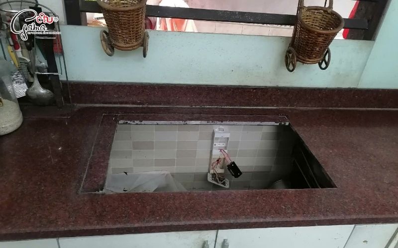 Khoét đá hoặc mặt bàn bếp