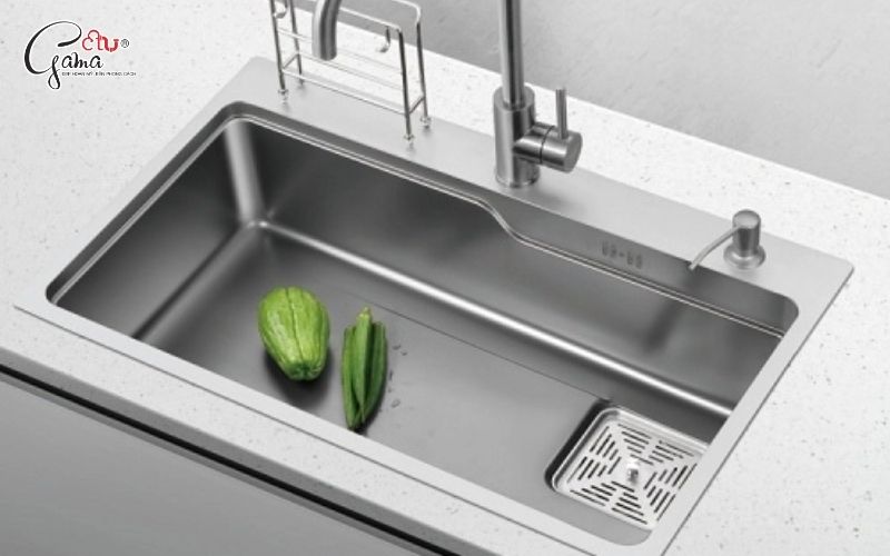 Chọn theo chất liệu (inox, đá, composite…)